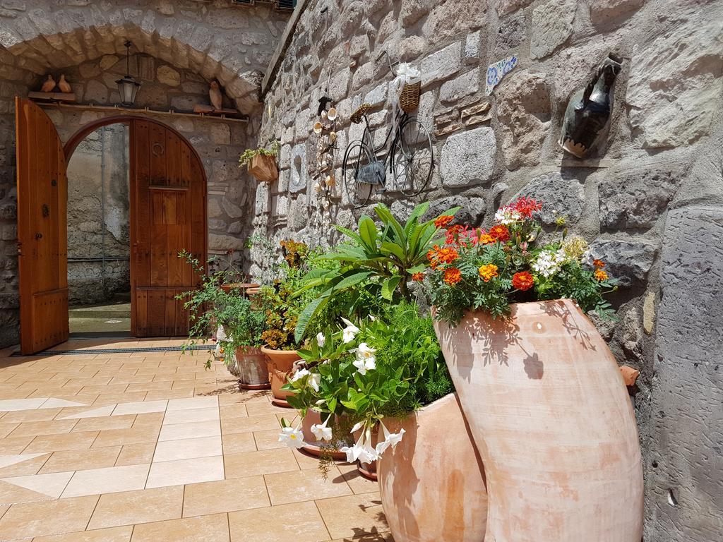 Bed and Breakfast Chez Chantal Мета Экстерьер фото